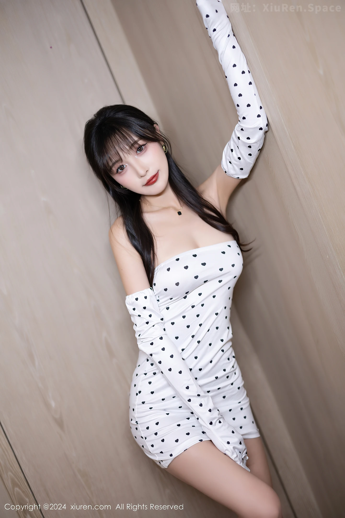 图片[6]-[XiuRen秀人网]VOL.8045 模特林星阑白色图案连衣短裙+银白情趣内衣秀曼妙身姿诱惑写真101P-秀人网官方网站